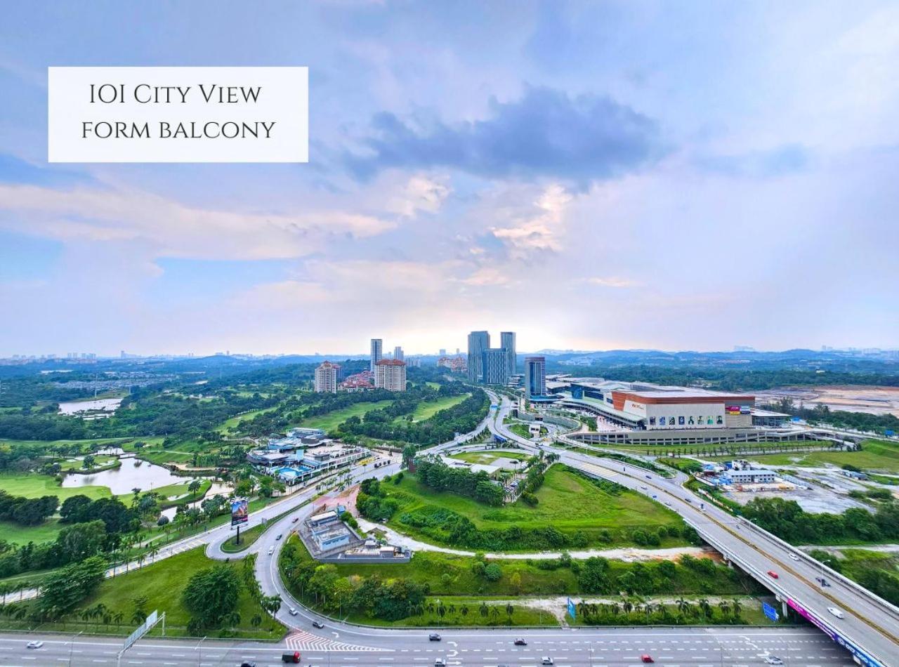 Conezion Near Ioi City Mall, Maeps Serdang, Putrajaya By Cloud Host Room photo